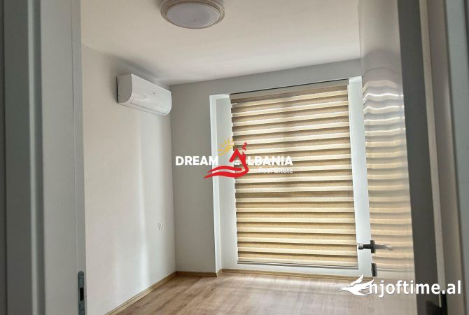 Ambiente Commerciale in Affitto 3+1 a Tirana - 1,300 Euro