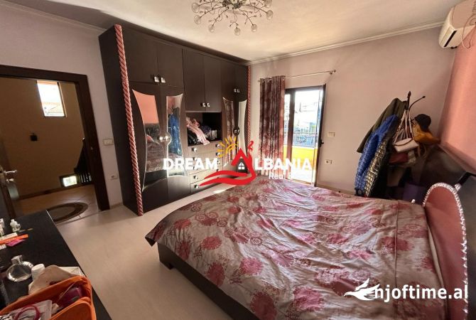 Shtepi ne shitje Vila Luksoze ne Tirane, 7+1, Mobilimi E mobiluar, Pagesa 700,000  Euro.