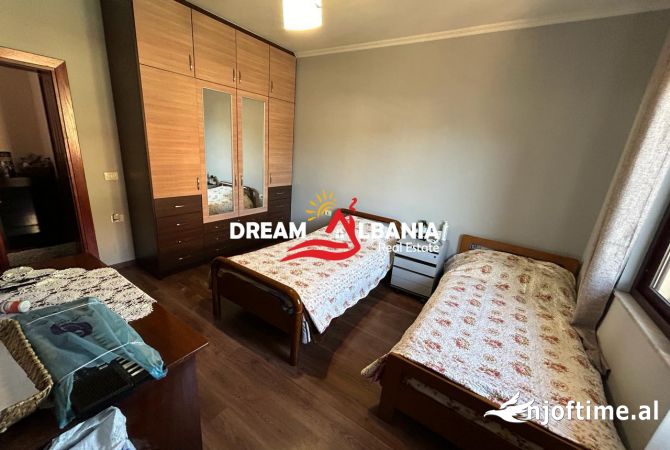 Shtepi ne shitje Vila Luksoze ne Tirane, 7+1, Mobilimi E mobiluar, Pagesa 700,000  Euro.