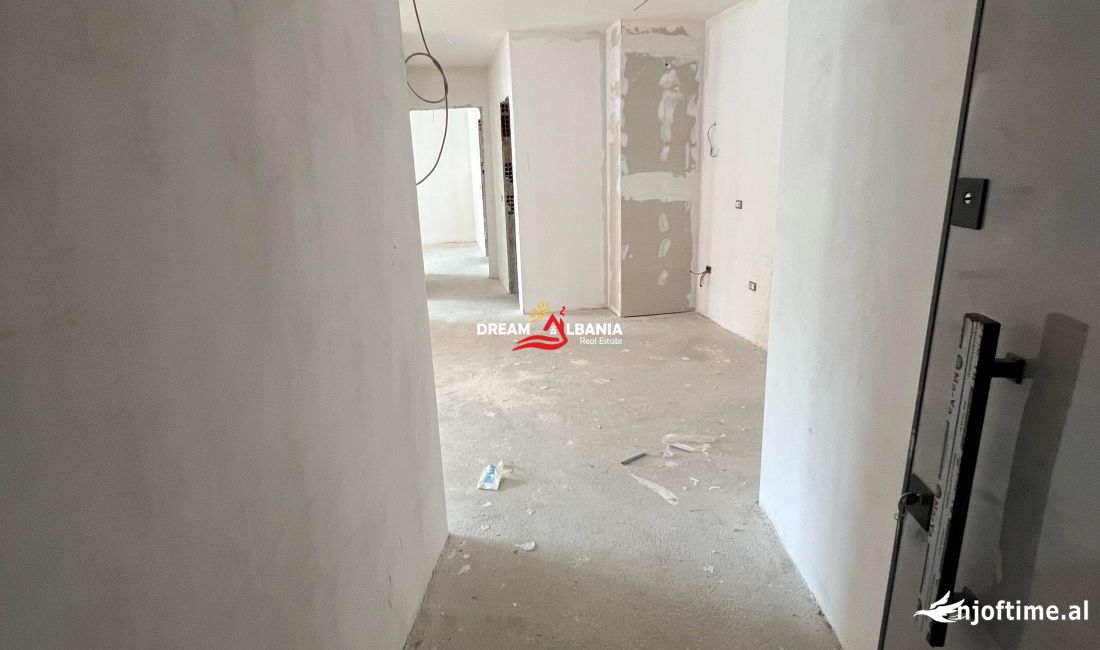 Shtepi ne shitje Apartament ne Tirane, 2+1, Mobilimi Bosh, pa mobiluar, Pagesa 205,000  Euro.