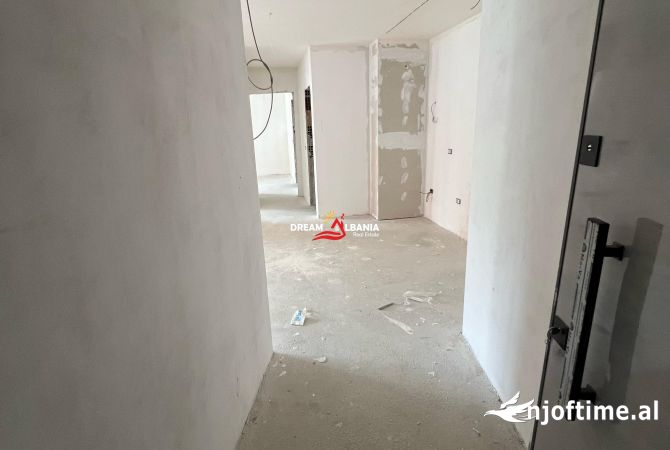 Apartament 2+1+2 ne Shitje tek Shkolla e Kuqe (ID 41211888)