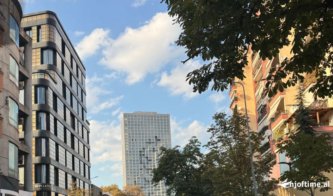 Shitet ambjent biznesi ne Rrugen e Elbasanit, prane Ambasades Amerikane, ne Tirane (ID 4171524)