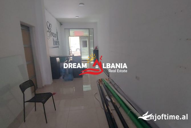 Ambjent biznesi me qera tek Liqeni i Thate, prane “Kopshtit Zoologjik” (ID 42611062)