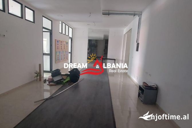 Ambjent biznesi me qera tek Liqeni i Thate, prane “Kopshtit Zoologjik” (ID 42611062)