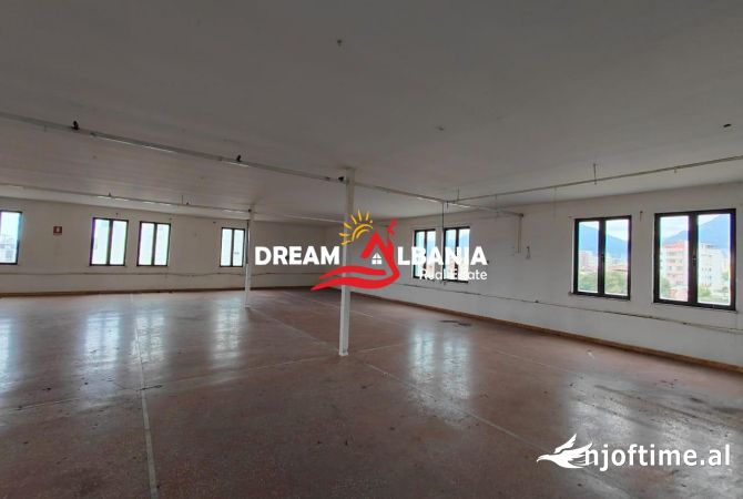 Ambient biznesi ne shitje 3+1 ne Tirane - 638,000 Euro