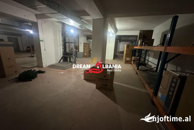 Jepet me qera Dyqan dhe Magazine ne Astir, prane Oslo (ID 42711092)