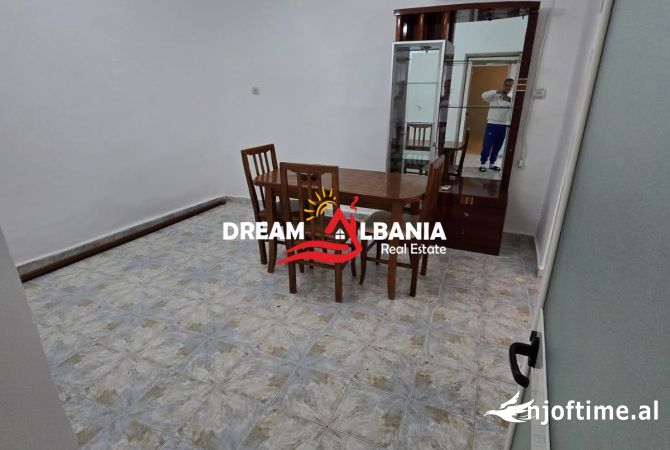 Shtepi private 1+1 me qera ne Rrugen Bardhyl, prane Gjimnazit Cajupi (ID 4241068)