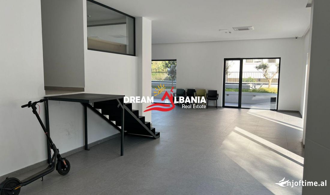 Ambjent zyre me qera tek Ambasada e Paqes ne Tirane (ID 42611187)