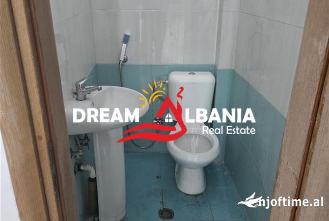 Jepet Ambjent Biznesi me Qera Tek Kthesa e Kamzes (ID 42711095)