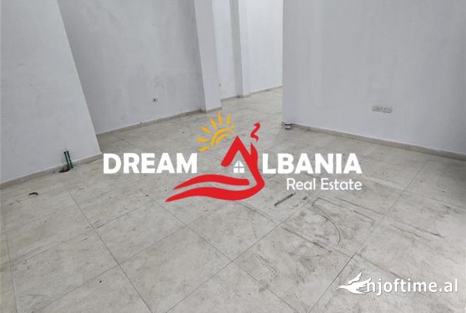 Jepet Ambjent Biznesi me Qera Tek Kthesa e Kamzes (ID 42711095)