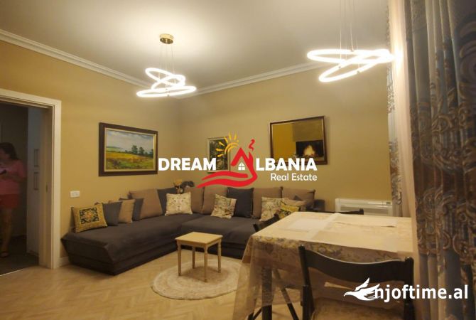 Shtepi me qera Apartament ne Tirane, 2+1, Mobilimi E mobiluar, Pagesa 750  Euro.