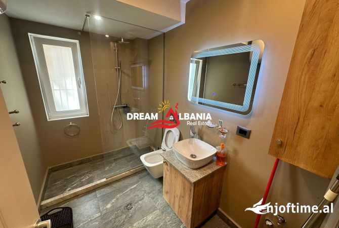 Ambjent zyre me qera ne rrugen Myslym Shyri, tek Shallvaret (ID 4261962)