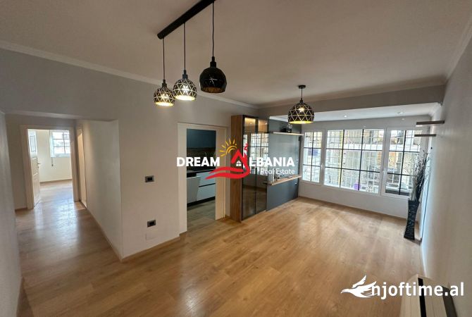 Business Property for Rent 3+1 in Tirana - 720 Euro