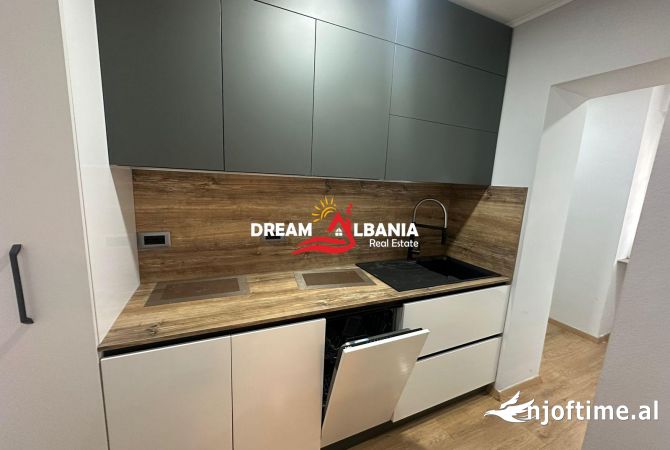 Business Property for Rent 3+1 in Tirana - 720 Euro