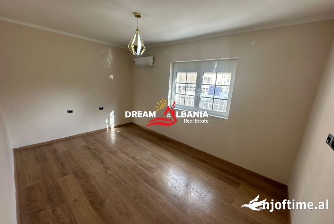 Ambjent zyre me qera ne rrugen Myslym Shyri, tek Shallvaret (ID 4261962)