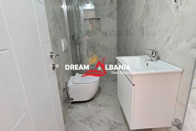 Shtepi ne shitje Apartament ne Tirane, 1+1, Mobilimi Bosh, pa mobiluar, Pagesa 133,000  Euro.