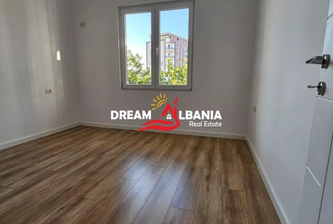 Shtepi ne shitje Apartament ne Tirane, 1+1, Mobilimi Bosh, pa mobiluar, Pagesa 133,000  Euro.