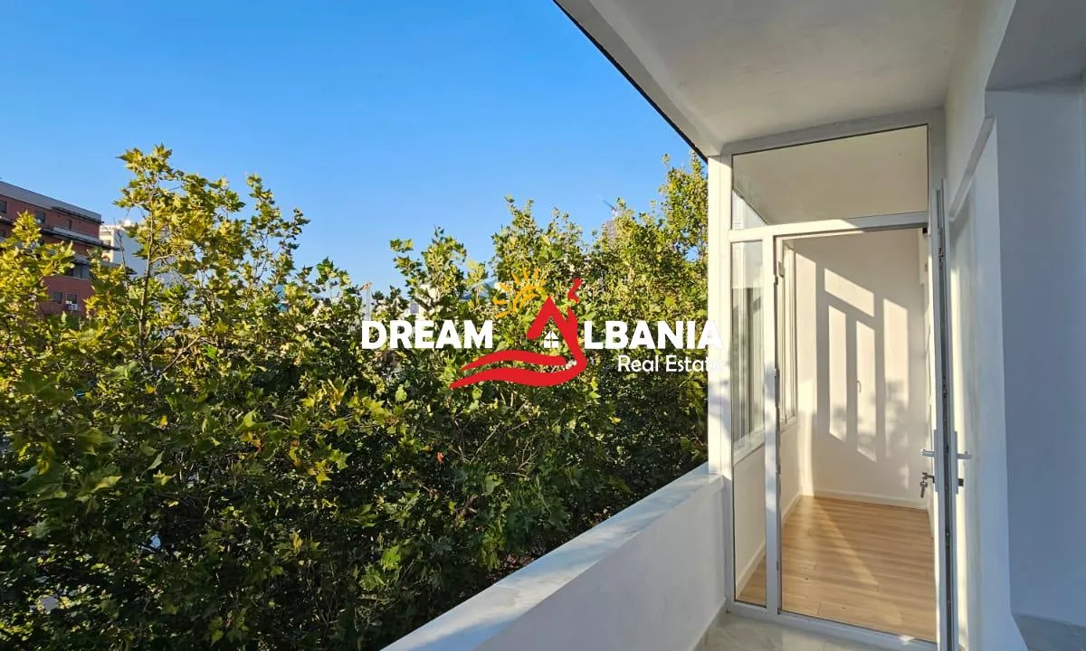 Shtepi ne shitje Apartament ne Tirane, 1+1, Mobilimi Bosh, pa mobiluar, Pagesa 133,000  Euro.