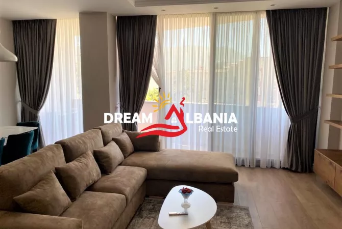 Shtepi me qera Apartament ne Tirane, 3+1, Mobilimi E mobiluar, Pagesa 2,000  Euro.