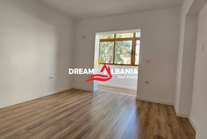 Shtepi ne shitje Apartament ne Tirane, 1+1, Mobilimi Bosh, pa mobiluar, Pagesa 98,000  Euro.
