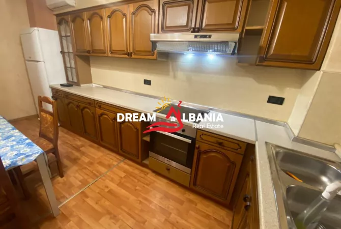 Apartament 3+1 +2 tualete me qera ne zonen e Brrylit, prane “Maternitetit te Ri” Tirane (ID 4231462)