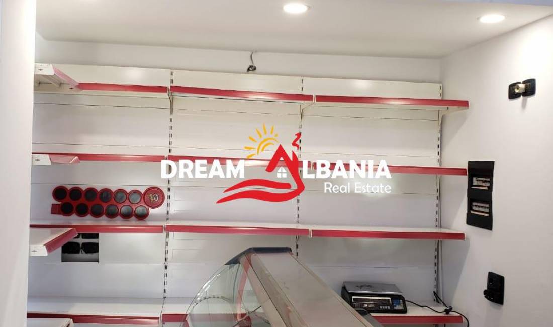 Dyqan ne Shitje Ne rrugen 5 Maji prane qendres Concordi (ID 4171309)