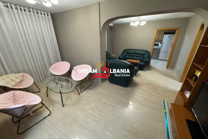 Appartamento in vendita a Tirana 2+1, Arredato