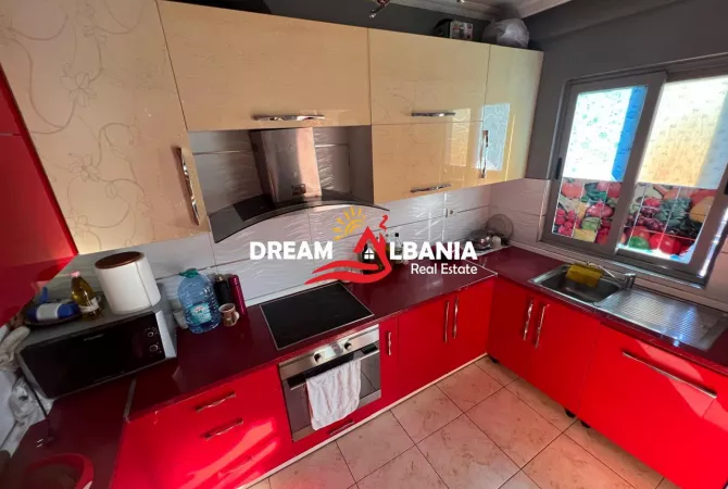 Shtepi ne shitje Apartament ne Tirane, 2+1, Mobilimi E mobiluar, Pagesa 175,000  Euro.