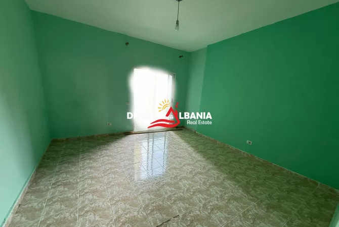 Shtepi ne shitje Apartament ne Tirane, 3+1, Mobilimi Bosh, pa mobiluar, Pagesa 248,000  Euro.