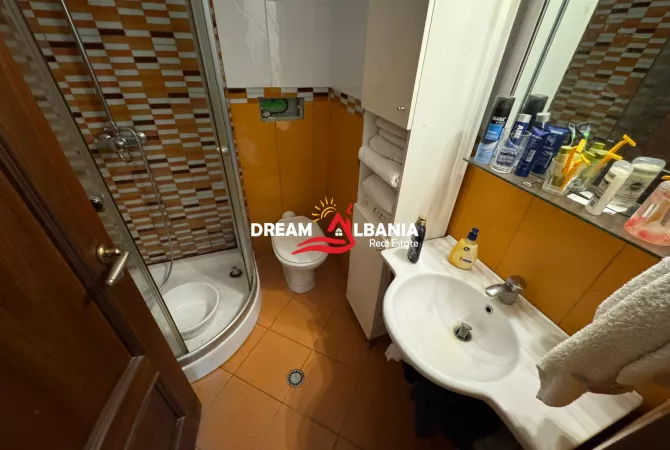 Shtepi ne shitje Apartament ne Tirane, 2+1, Mobilimi E mobiluar, Pagesa 225,000  Euro.