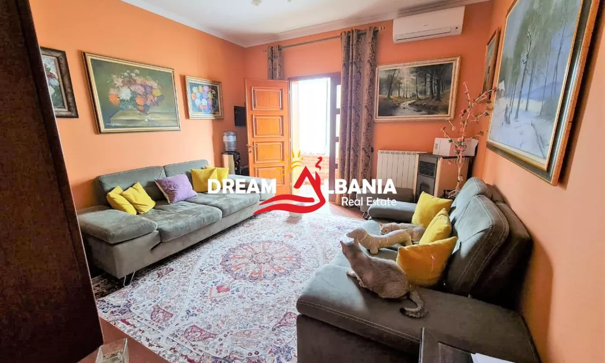 Shtepi ne shitje Vila Luksoze ne Tirane, 4+1, Mobilimi E mobiluar, Pagesa 320,000  Euro.