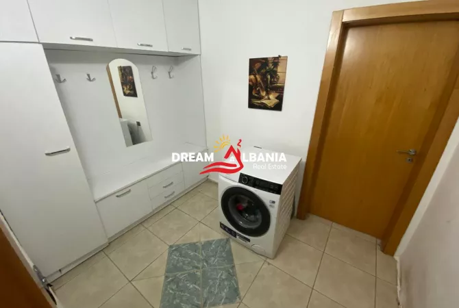 Shtepi ne shitje Apartament ne Tirane, 1+1, Mobilimi E mobiluar, Pagesa 82,000  Euro.