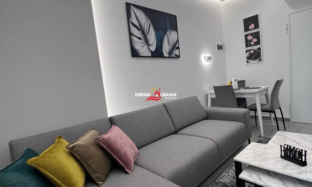 Appartamento in vendita a Tirana 1+1, Arredato