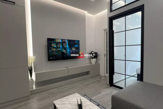 Appartamento in vendita a Tirana 1+1, Arredato