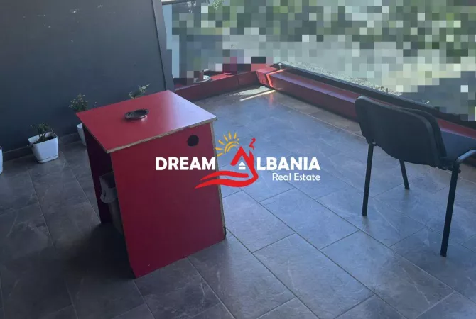 Ambjent 2+1 bosh per qera prane Fushes Sportit ne Ali Dem, Tirane (ID 42611351)