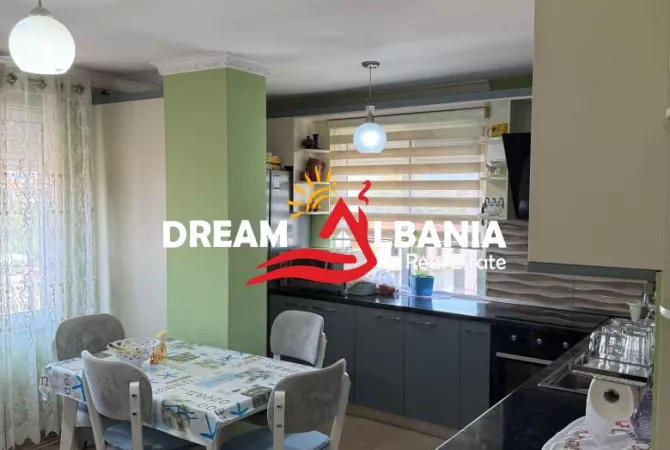 Shtepi ne shitje Apartament ne Tirane, 2+1, Mobilimi Pjeserisht e mobiluar, Pagesa 130,000  Euro.