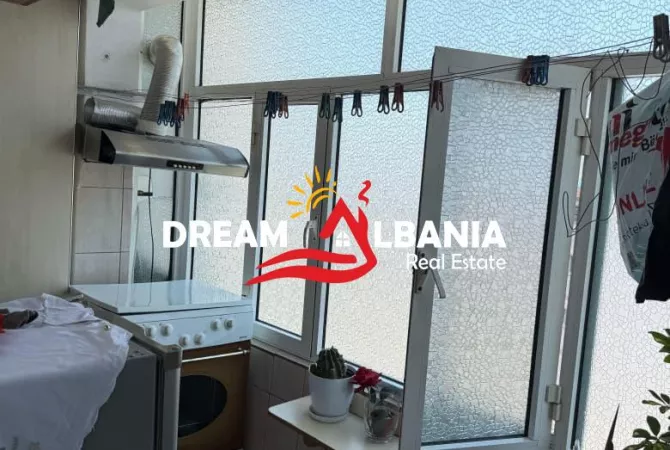 Shtepi ne shitje Apartament ne Tirane, 2+1, Mobilimi Pjeserisht e mobiluar, Pagesa 130,000  Euro.