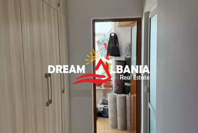 Shtepi ne shitje Apartament ne Tirane, 2+1, Mobilimi Pjeserisht e mobiluar, Pagesa 130,000  Euro.