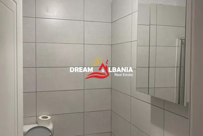 Shtepi ne shitje Apartament ne Tirane, 2+1, Mobilimi E mobiluar, Pagesa 145,000  Euro.