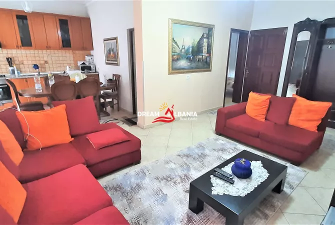 Shtepi me qera Apartament ne Tirane, 3+1, Mobilimi E mobiluar, Pagesa 1,000  Euro.