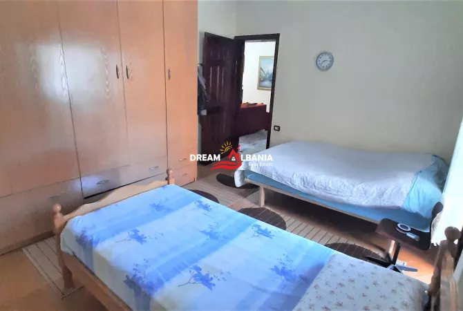 Shtepi me qera Apartament ne Tirane, 3+1, Mobilimi E mobiluar, Pagesa 1,000  Euro.