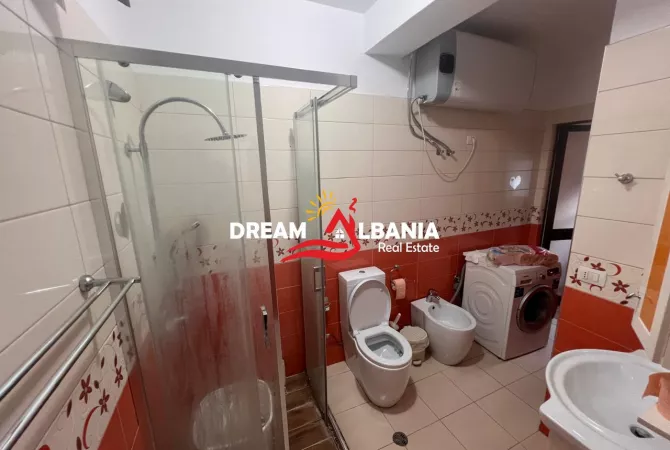 Shtepi ne shitje Apartament ne Tirane, 3+1, Mobilimi E mobiluar, Pagesa 299,000  Euro.