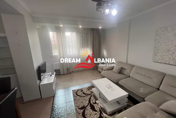 Shtepi ne shitje Apartament ne Tirane, 3+1, Mobilimi E mobiluar, Pagesa 299,000  Euro.