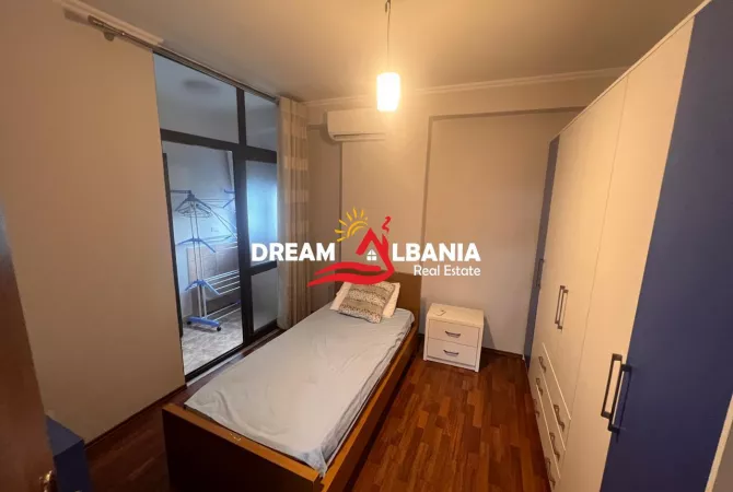 Shtepi ne shitje Apartament ne Tirane, 3+1, Mobilimi E mobiluar, Pagesa 299,000  Euro.