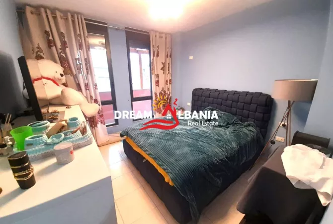 Apartament 2+1 me Verandë dhe 2 Tualete në Shitje – Qendra e Yzberishtit, pranë Nela 6 (ID 41212073)