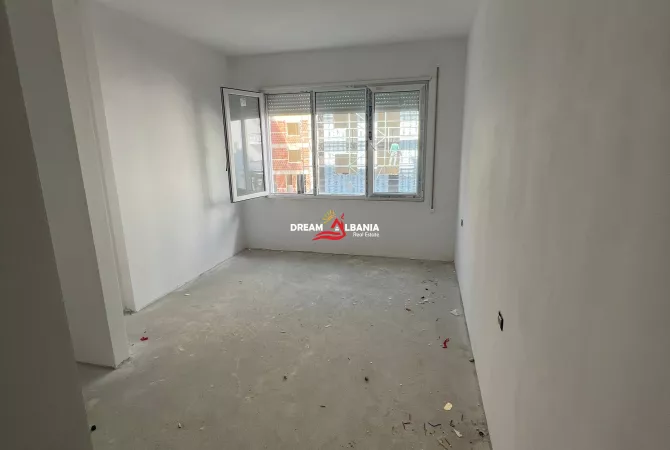 Apartment for sale in Tirana 3+1, Emty