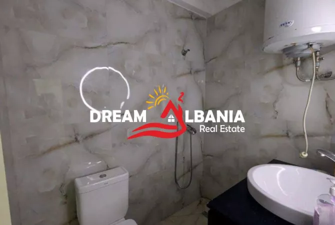 Shtepi ne shitje Apartament ne Tirane, 2+1, Mobilimi E mobiluar, Pagesa 85,000  Euro.