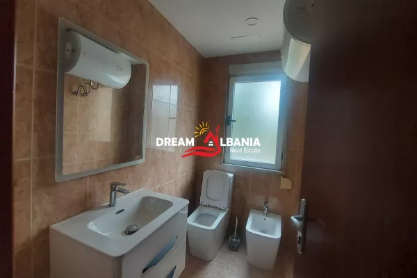 Zyre me qera ne rrugen e Elbasanit prane Ambasades Amerikane ne Tirane (ID 4261948)