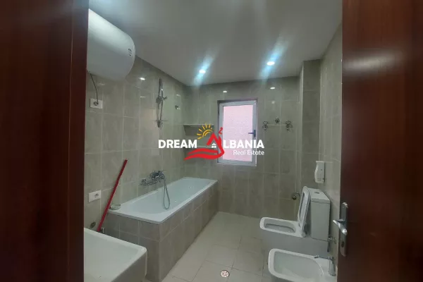 Zyre me qera ne rrugen e Elbasanit prane Ambasades Amerikane ne Tirane (ID 4261948)