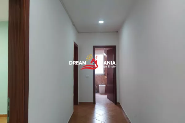 Business Property for Rent 3+1 in Tirana - 800 Euro